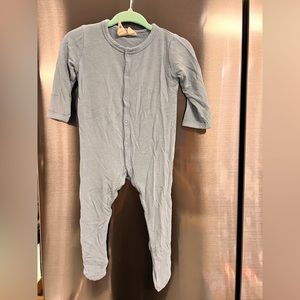 Kyte Baby Snap Footie onesie size 3-6 month in Slate